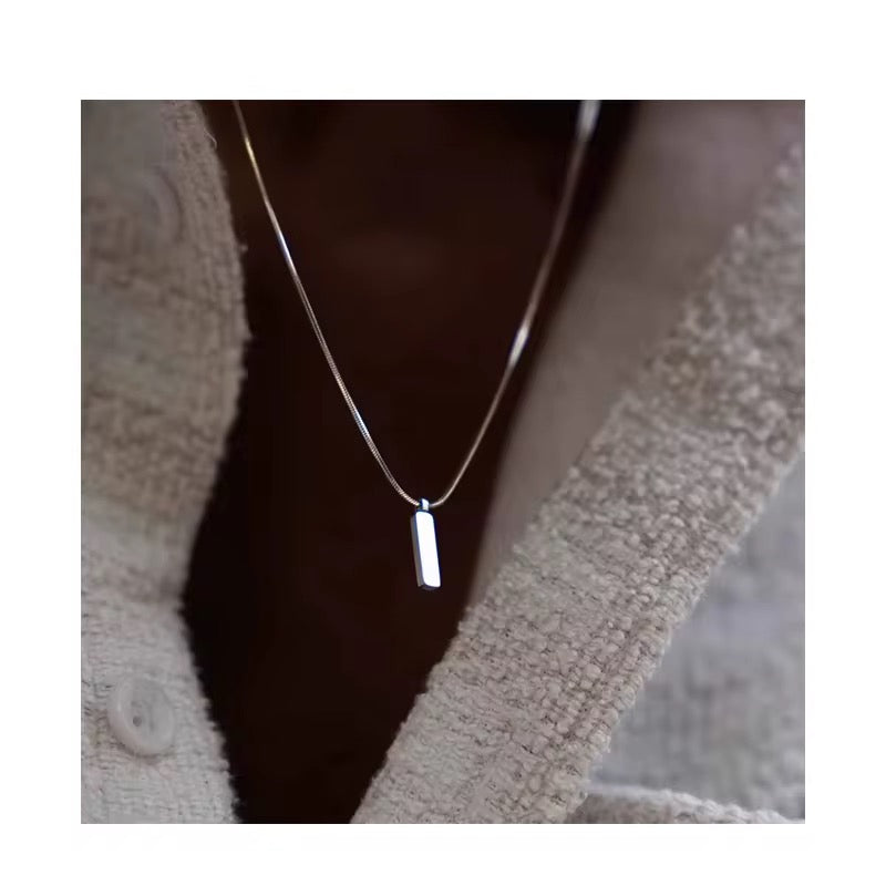 RECTANGLE CHAIN PENDANT NECKLACE